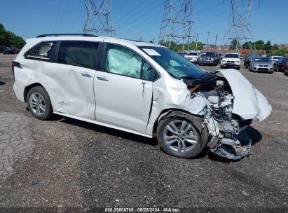 TOYOTA SIENNA XLE 2022