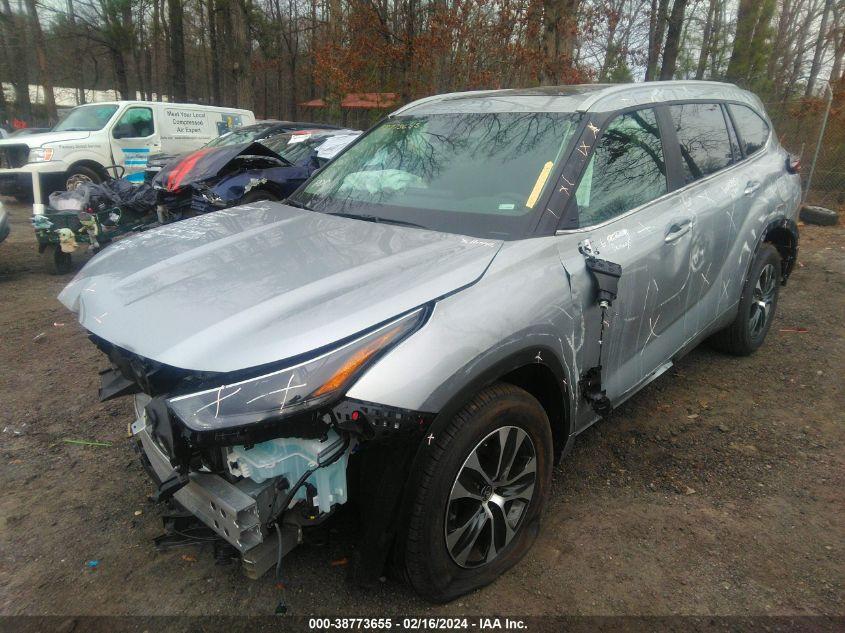 TOYOTA HIGHLANDER XLE 2023