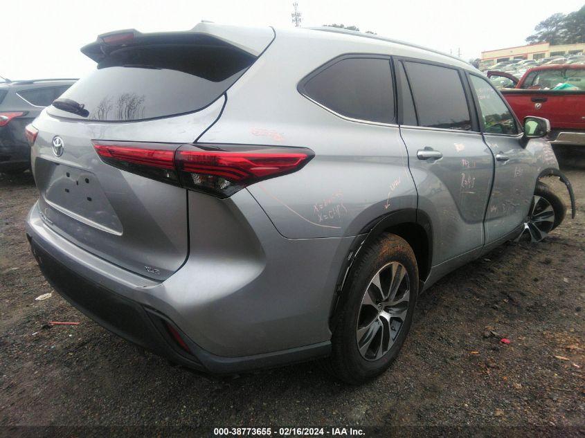 TOYOTA HIGHLANDER XLE 2023