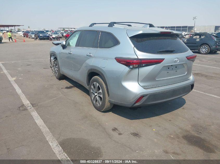 TOYOTA HIGHLANDER XLE 2023