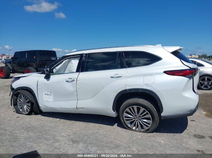 TOYOTA HIGHLANDER PLATINUM 2023