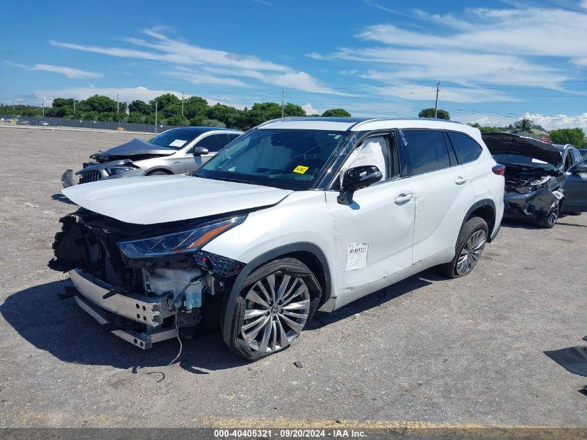 TOYOTA HIGHLANDER PLATINUM 2023