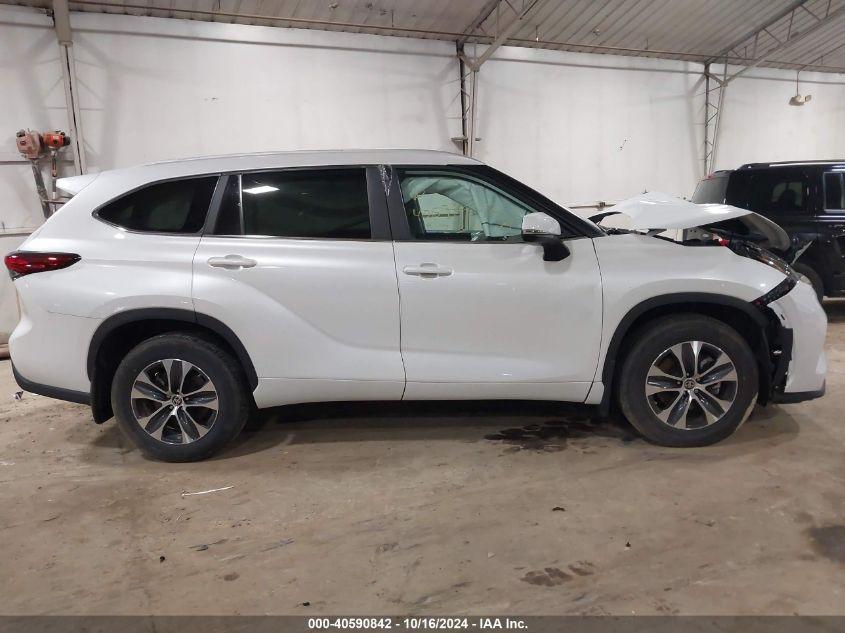 TOYOTA HIGHLANDER XLE 2023