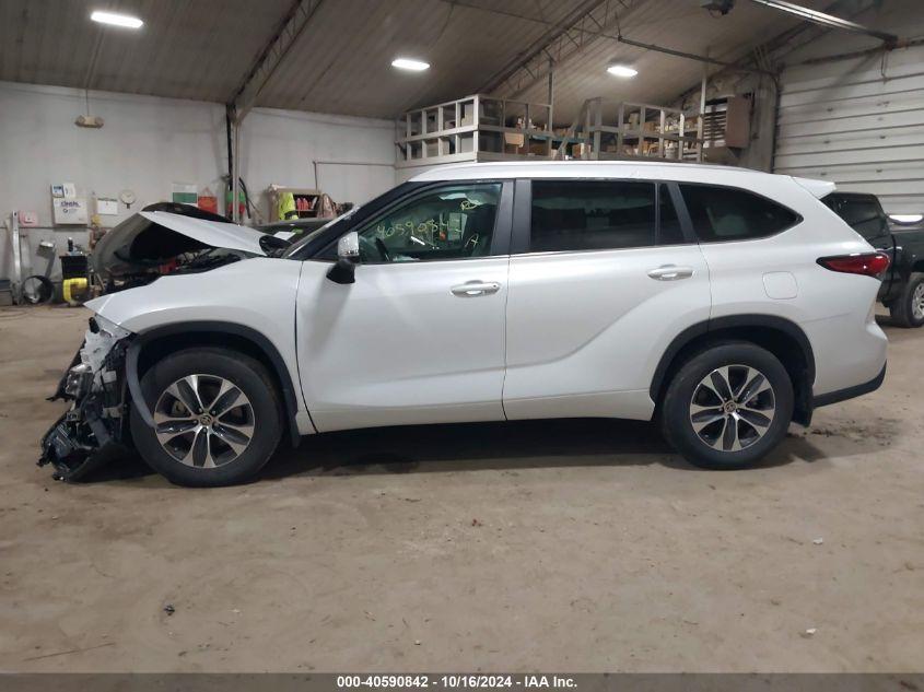 TOYOTA HIGHLANDER XLE 2023