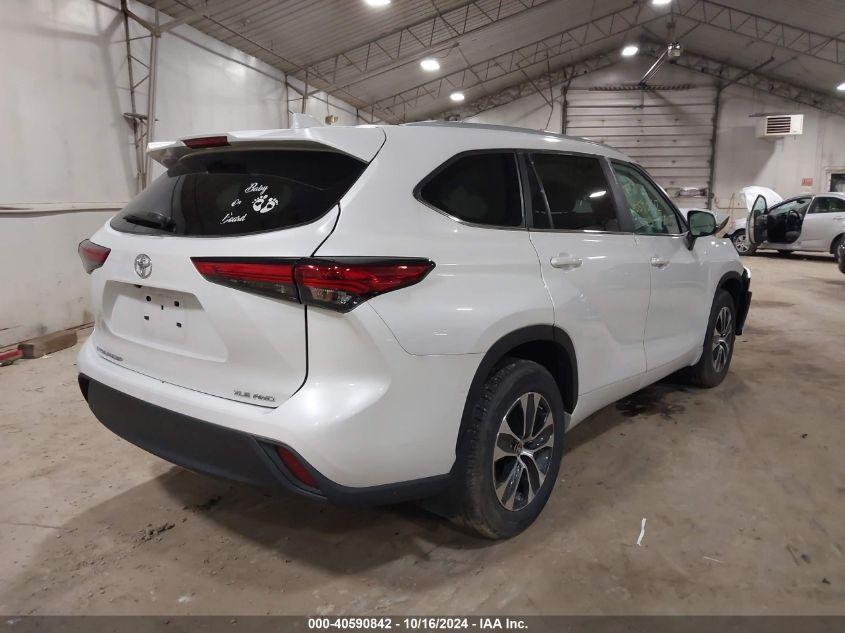 TOYOTA HIGHLANDER XLE 2023