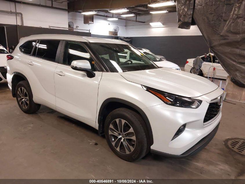 TOYOTA HIGHLANDER XLE 2023