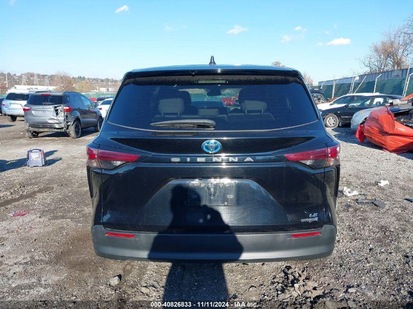 TOYOTA SIENNA LE 2021