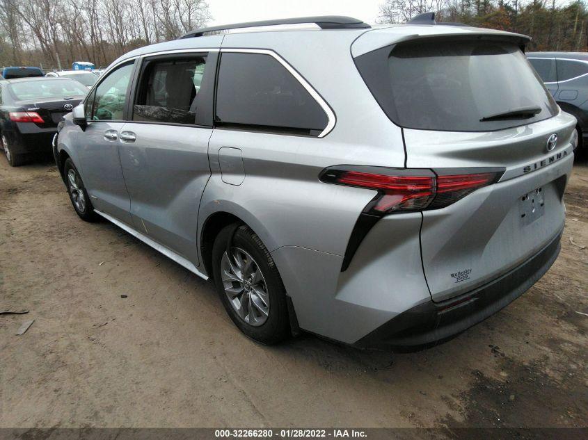 TOYOTA SIENNA LE 2021