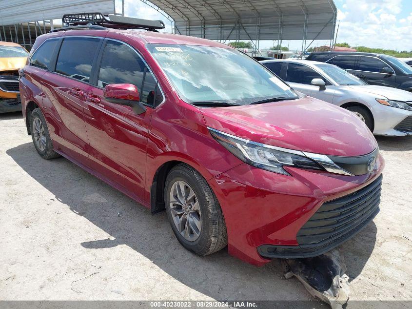 TOYOTA SIENNA LE 2023