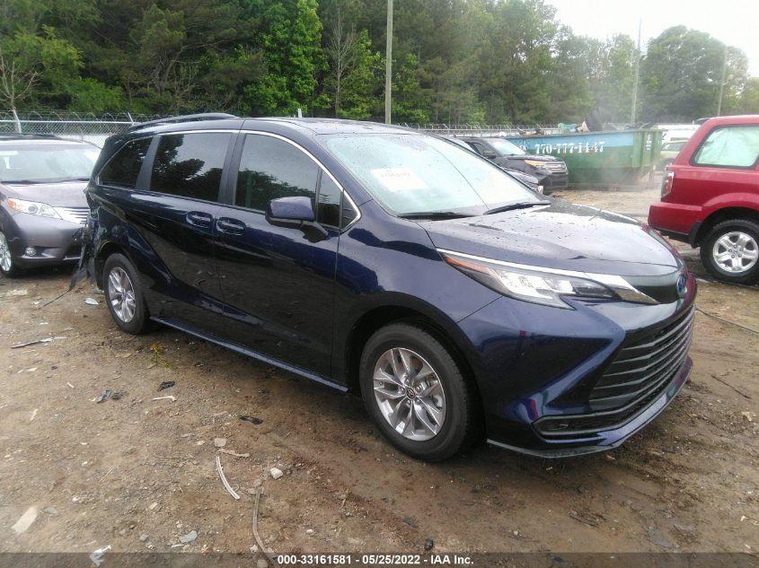 TOYOTA SIENNA LE 2022