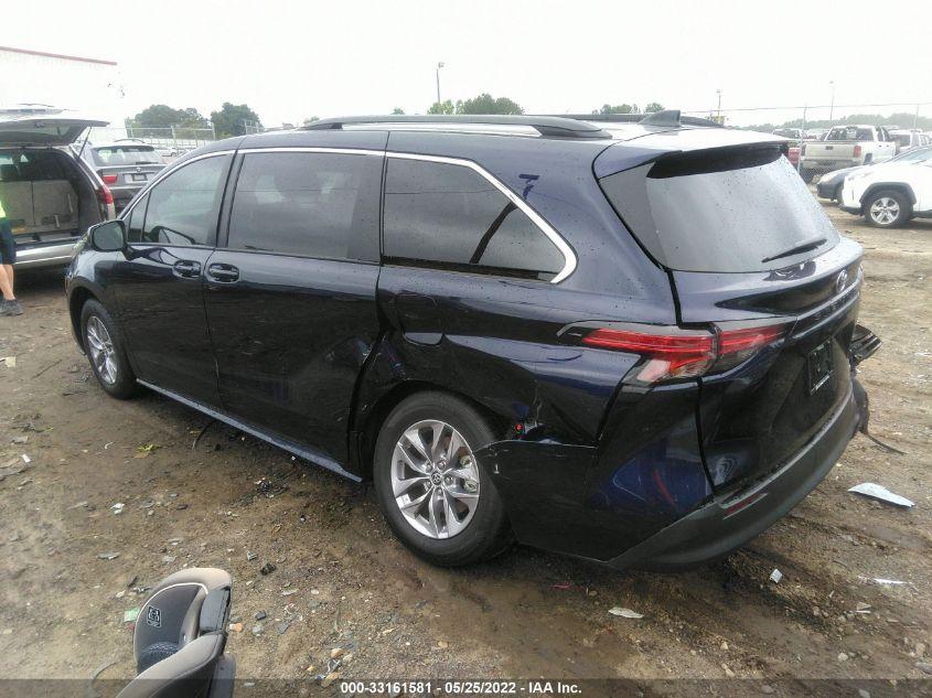 TOYOTA SIENNA LE 2022