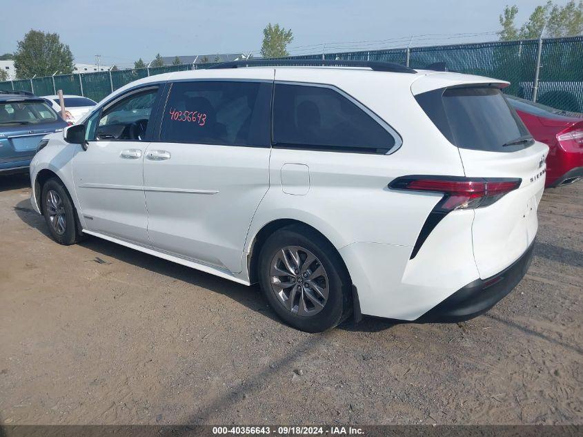 TOYOTA SIENNA LE 2021