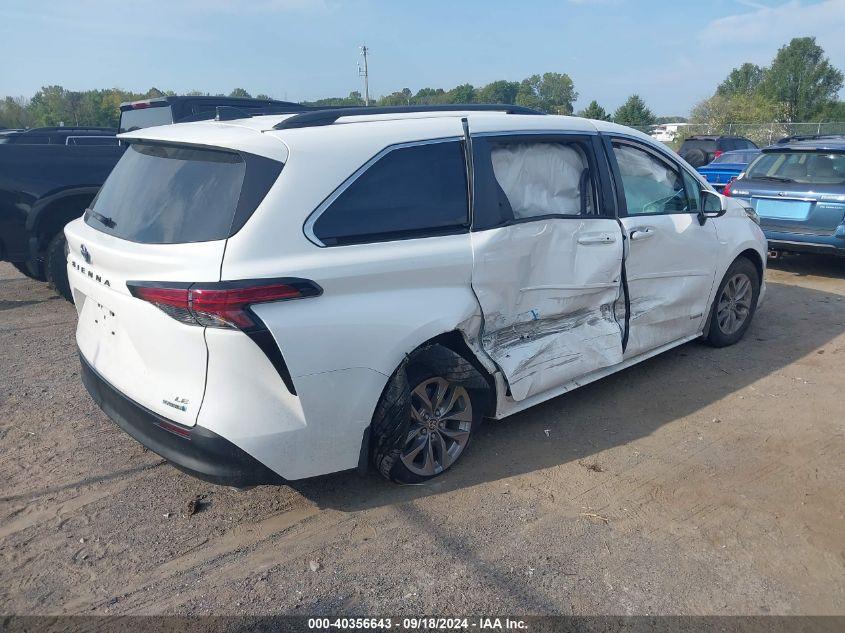 TOYOTA SIENNA LE 2021