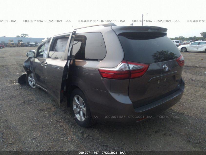 TOYOTA SIENNA LE 2020