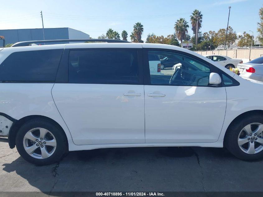 TOYOTA SIENNA LE 2020