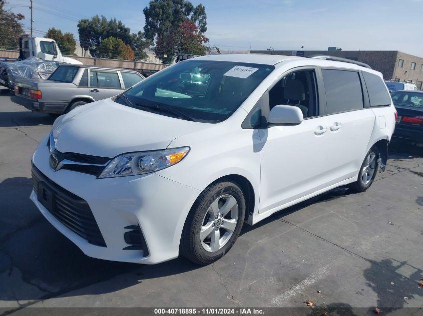 TOYOTA SIENNA LE 2020