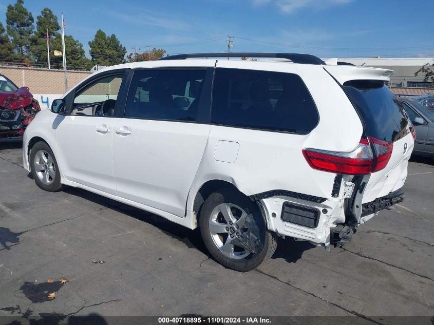 TOYOTA SIENNA LE 2020