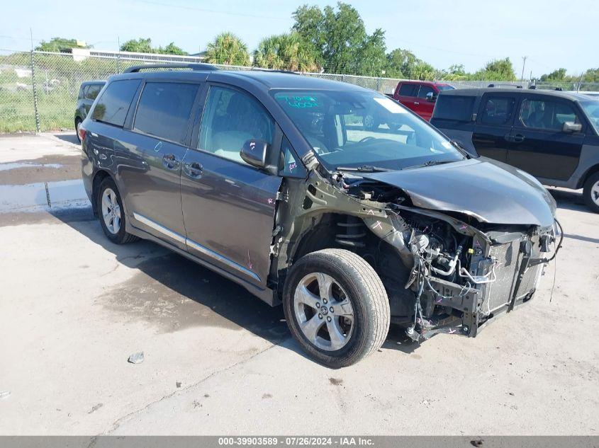 TOYOTA SIENNA LE 2020