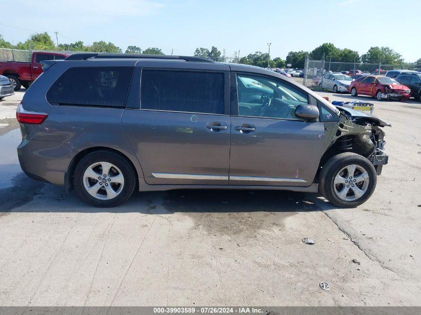 TOYOTA SIENNA LE 2020