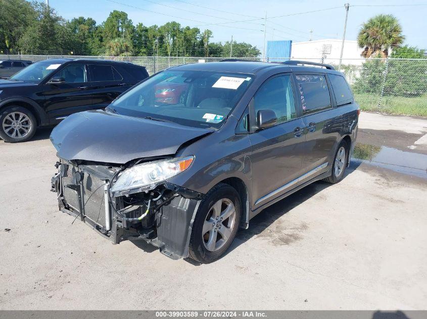 TOYOTA SIENNA LE 2020