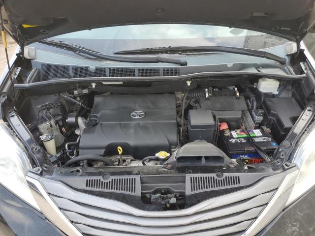 TOYOTA SIENNA XLE 2013