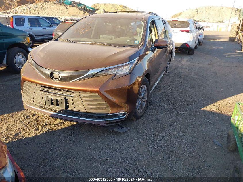 TOYOTA SIENNA XLE 2022