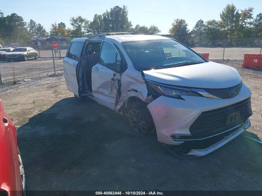 TOYOTA SIENNA XLE 2021