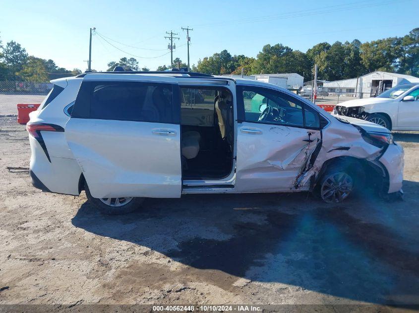 TOYOTA SIENNA XLE 2021