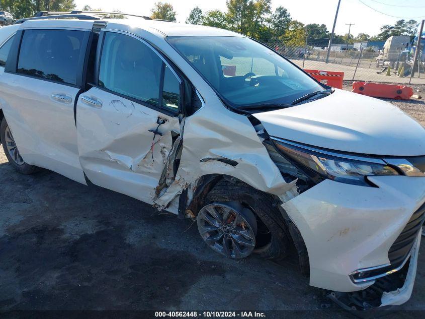 TOYOTA SIENNA XLE 2021