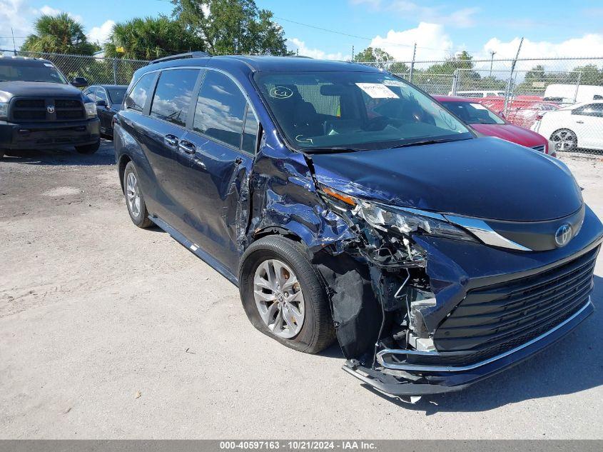 TOYOTA SIENNA XLE 2023