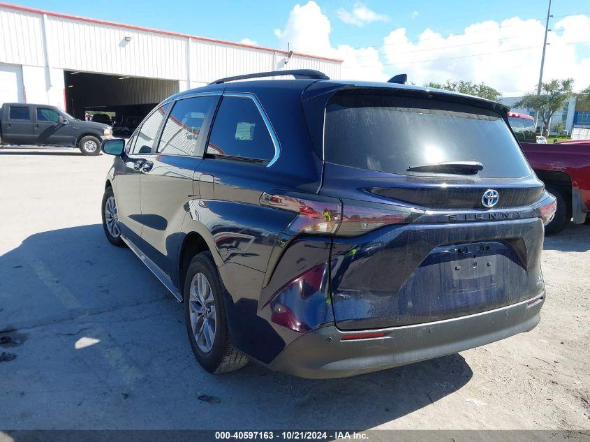 TOYOTA SIENNA XLE 2023