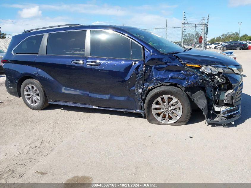 TOYOTA SIENNA XLE 2023