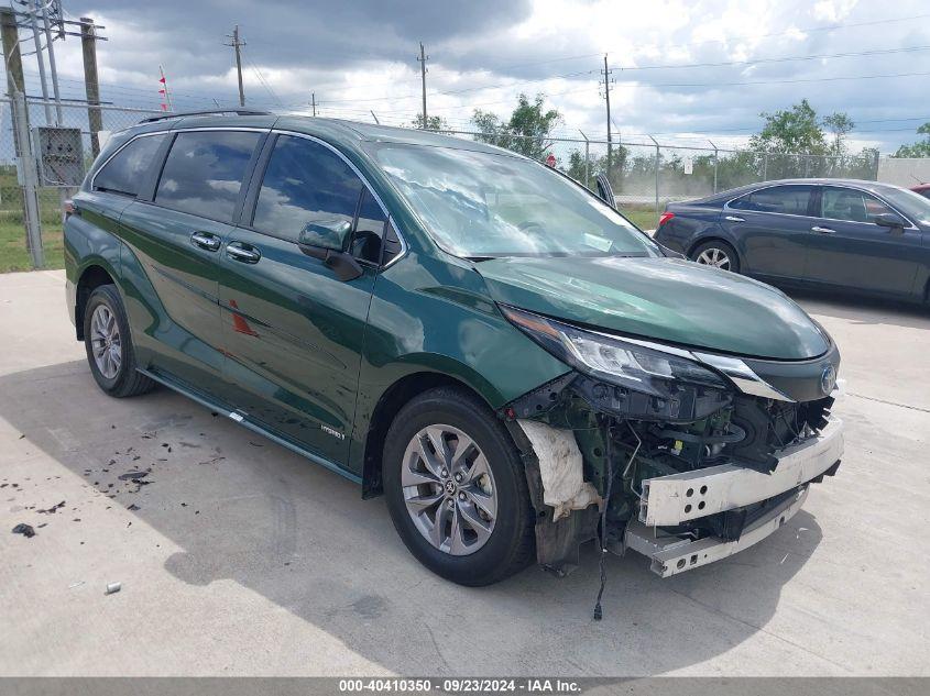 TOYOTA SIENNA XLE 2021