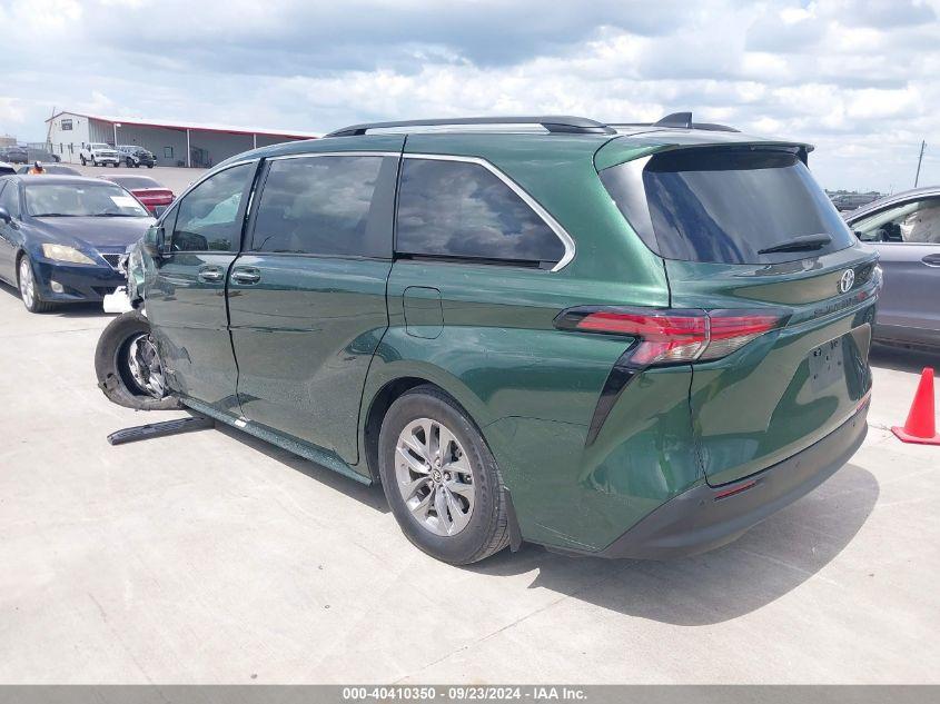 TOYOTA SIENNA XLE 2021