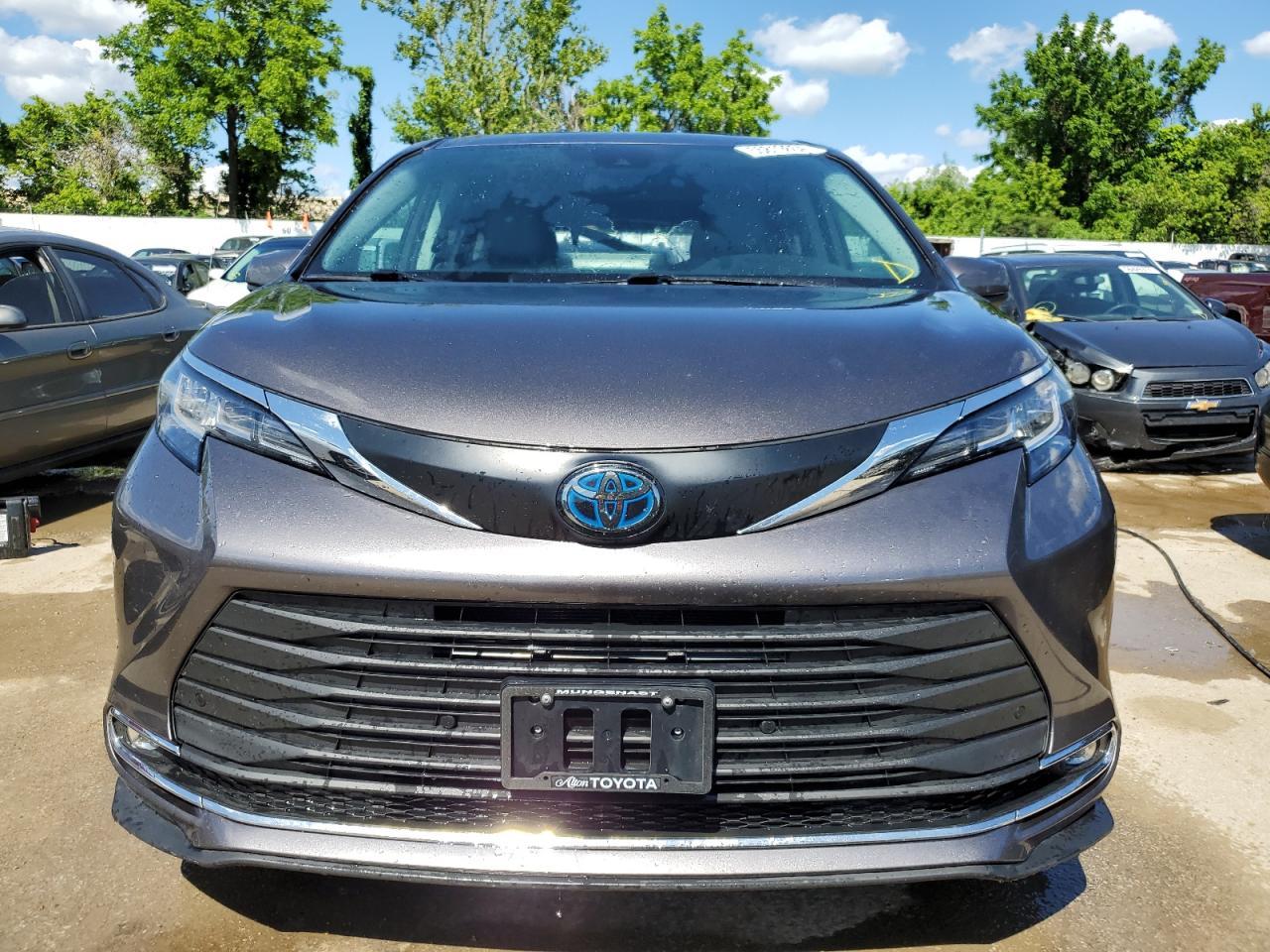 TOYOTA SIENNA XLE SIENNA XLE 2021