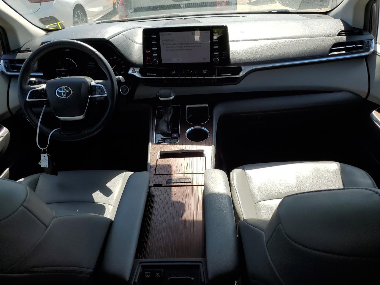 TOYOTA SIENNA XLE SIENNA XLE 2021