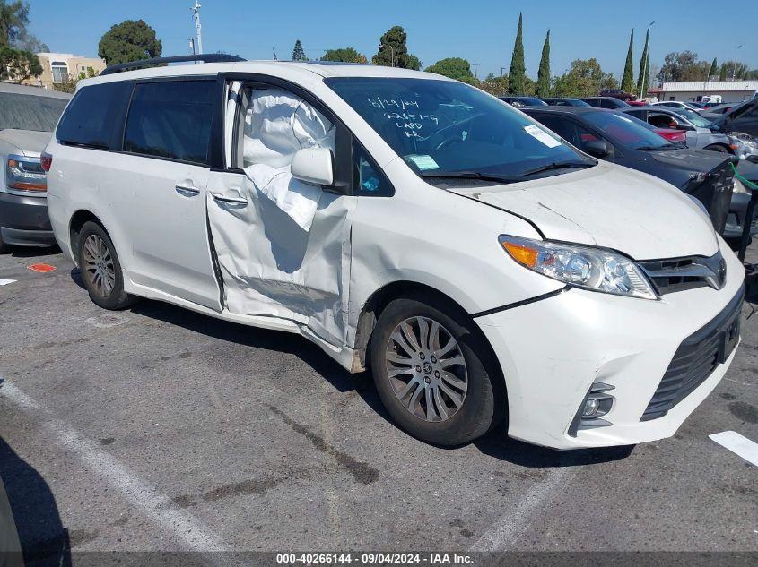 TOYOTA SIENNA XLE 2020