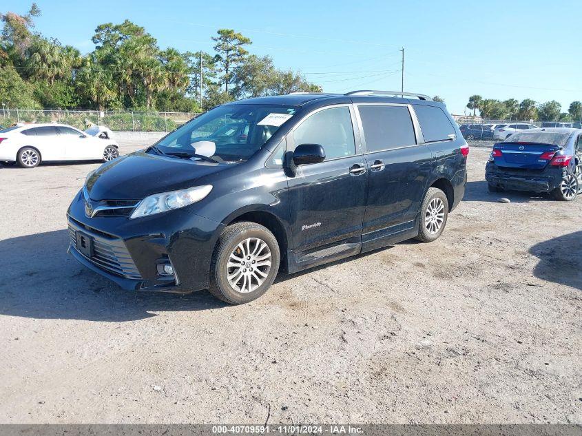 TOYOTA SIENNA XLE 2020