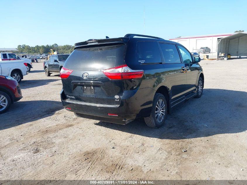 TOYOTA SIENNA XLE 2020