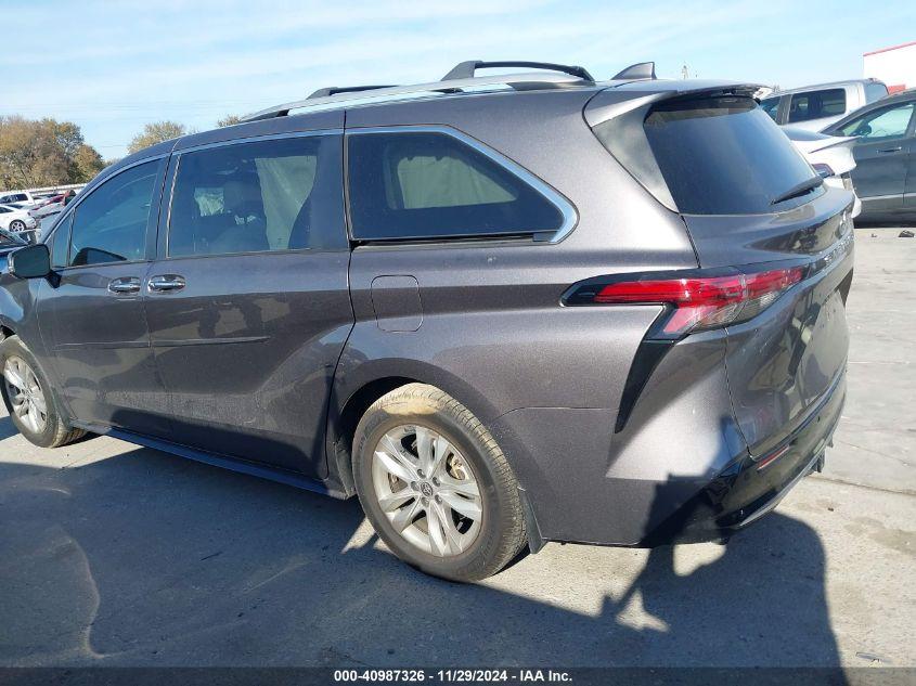 TOYOTA SIENNA LIMITED 2022