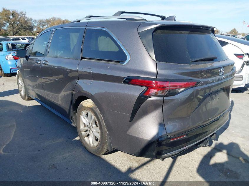 TOYOTA SIENNA LIMITED 2022