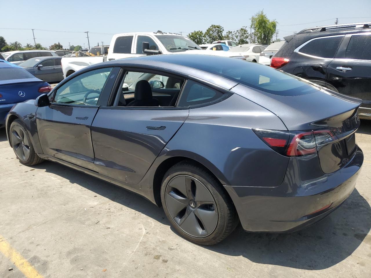 TESLA MODEL 3  2023