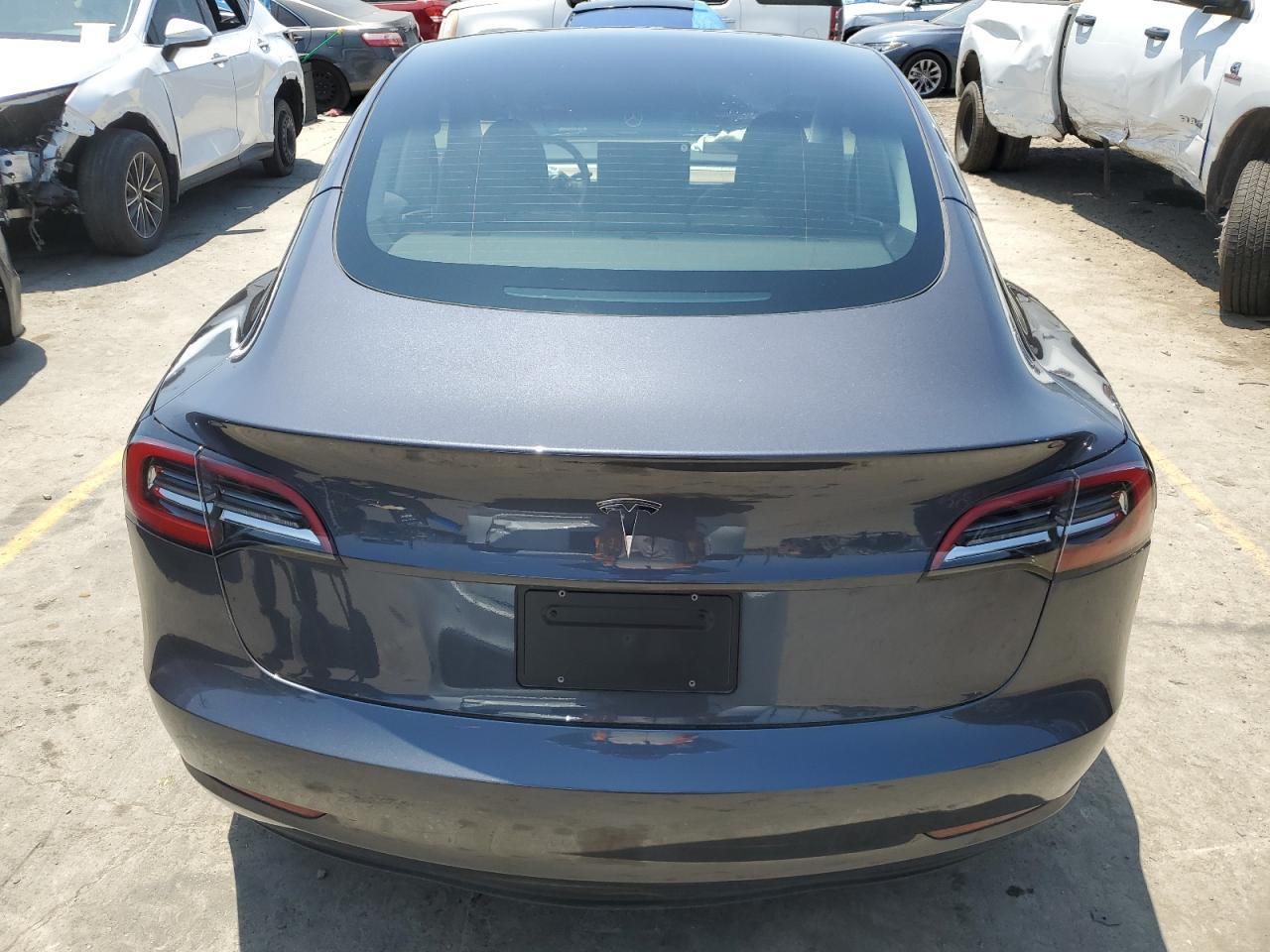 TESLA MODEL 3  2023