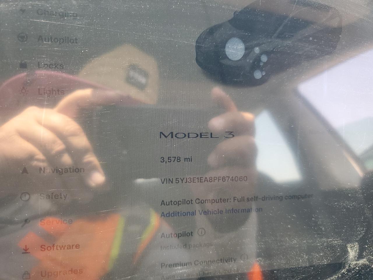 TESLA MODEL 3  2023