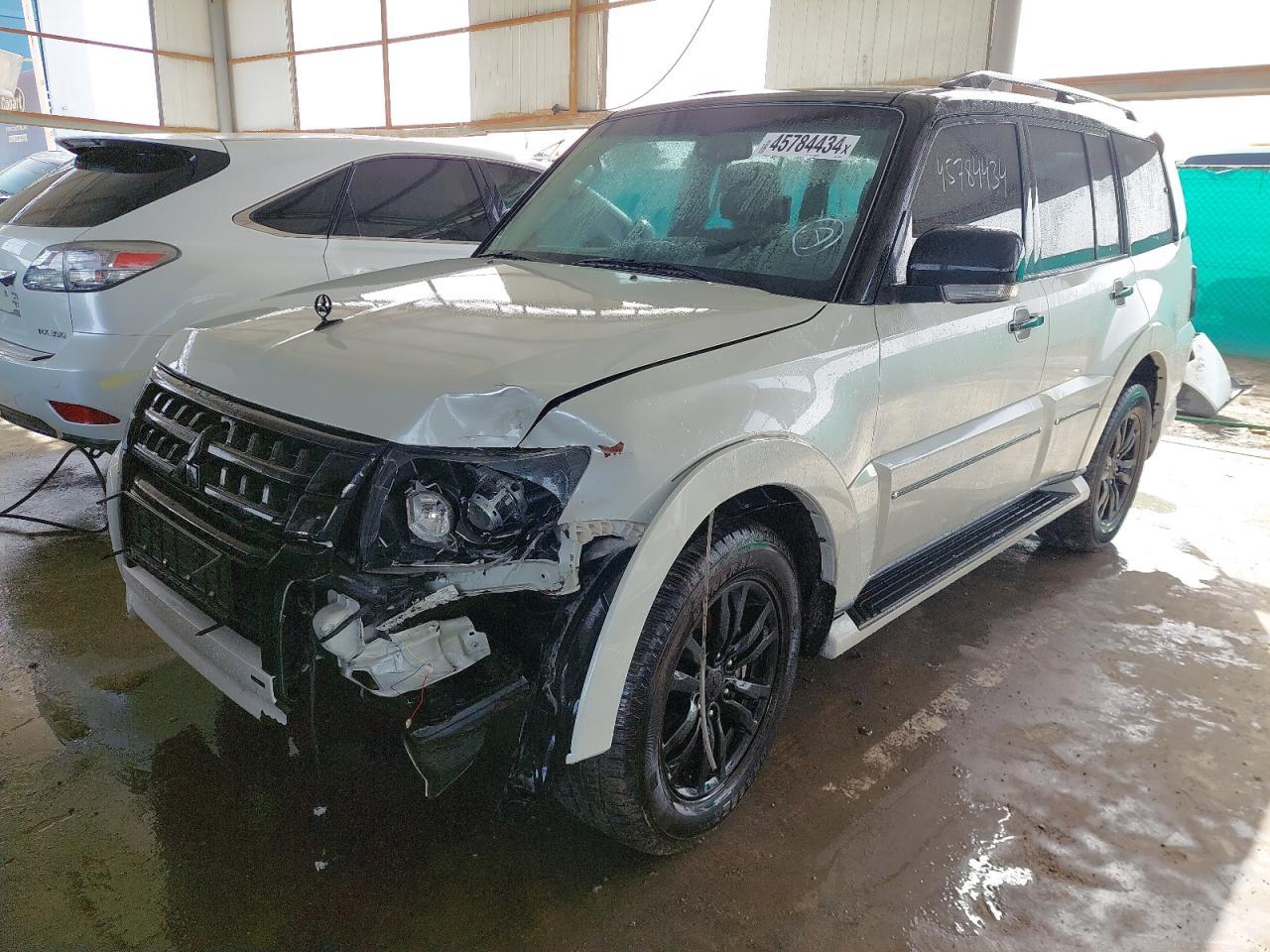 MITSUBISHI PAJERO  2020