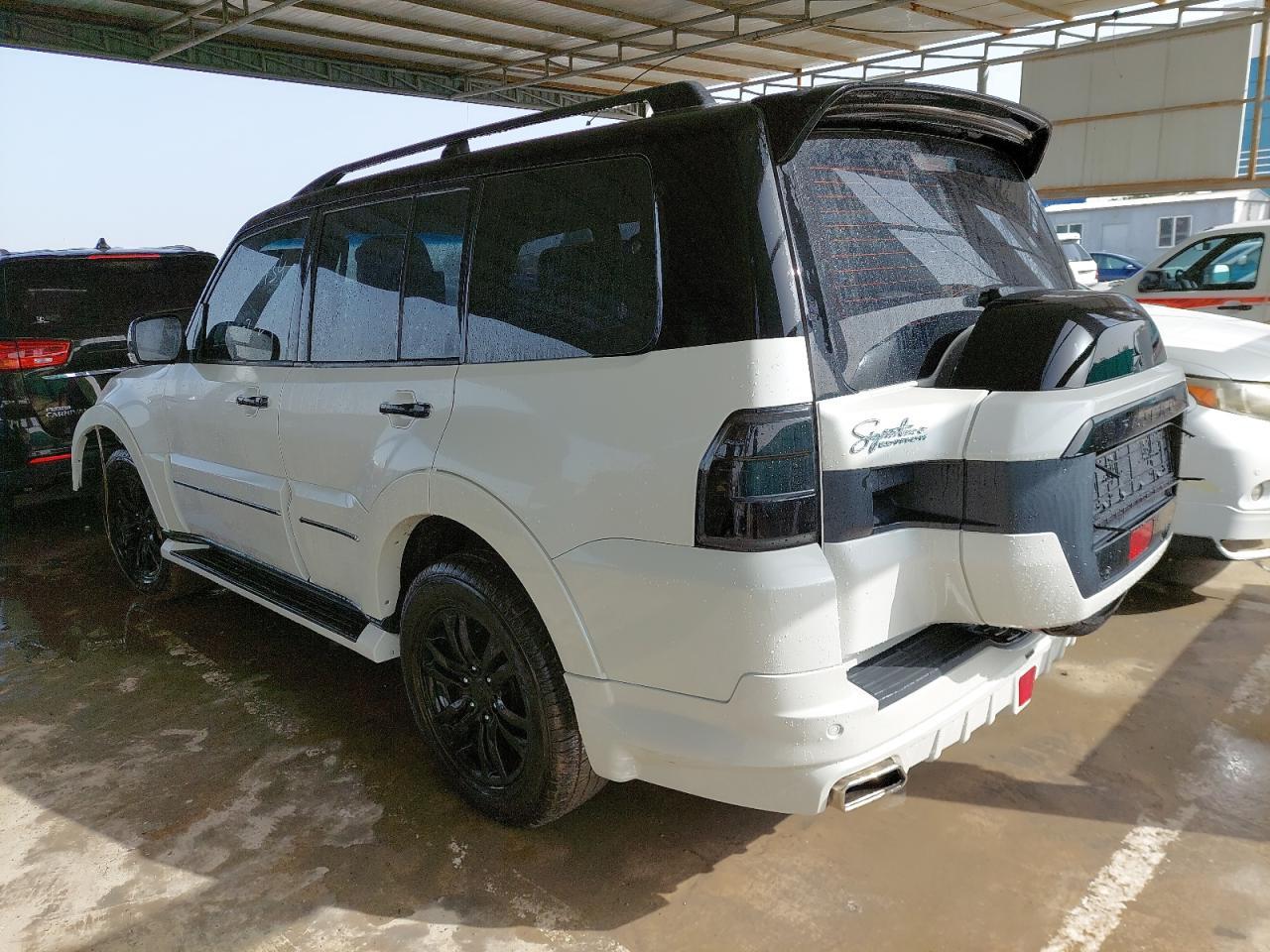 MITSUBISHI PAJERO  2020