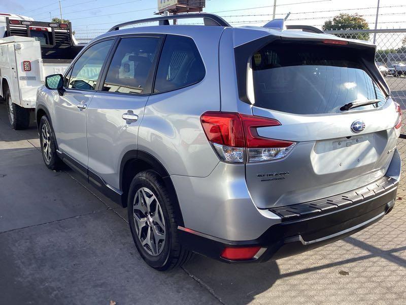 SUBARU FORESTER PREMIUM 2021