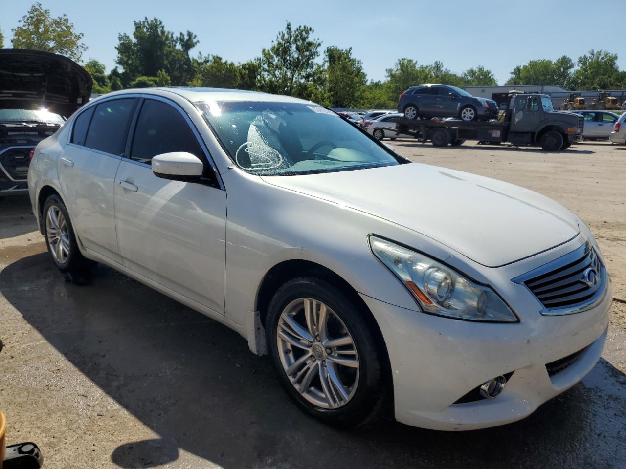 INFINITI G37  2013