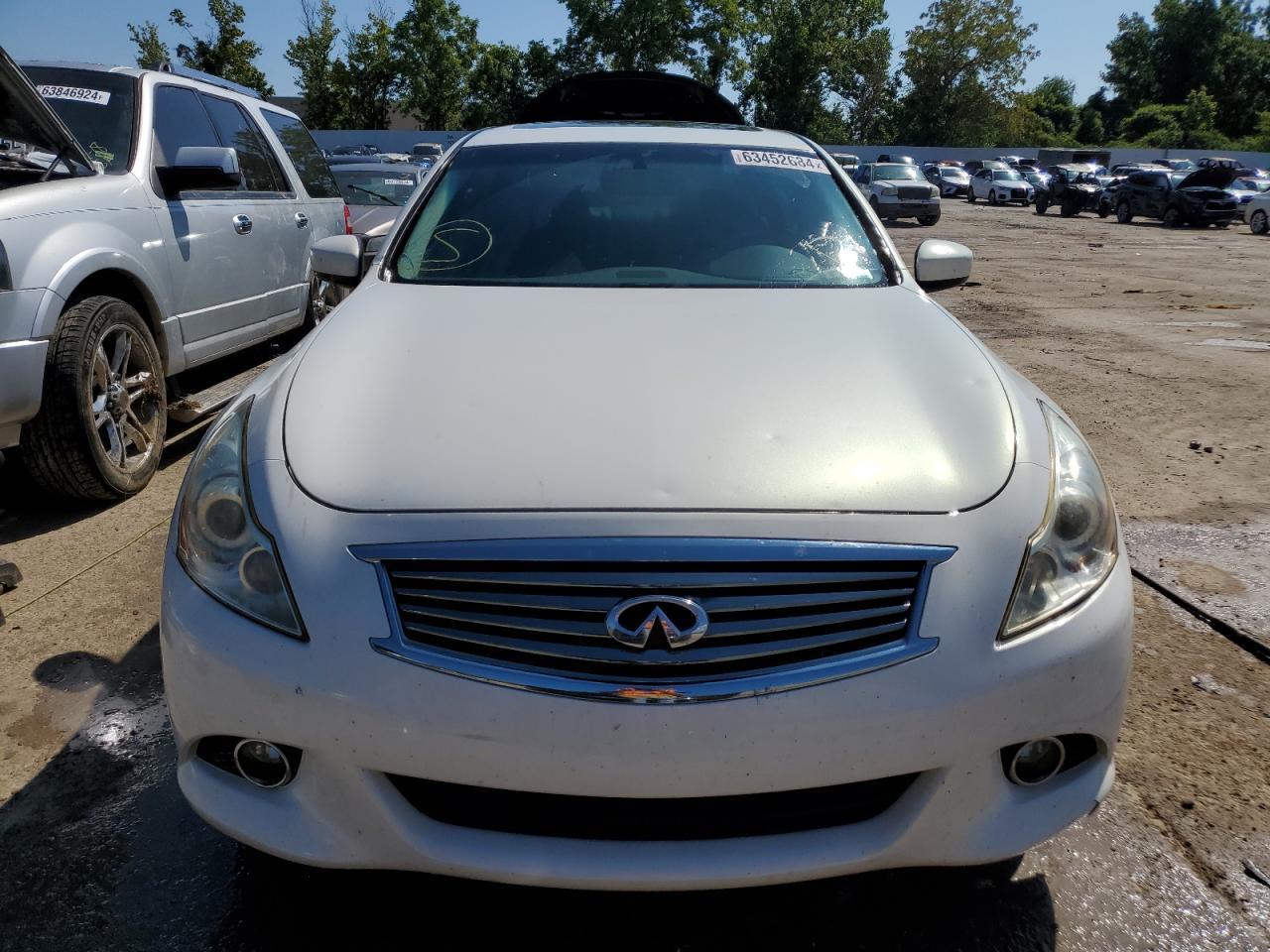 INFINITI G37  2013