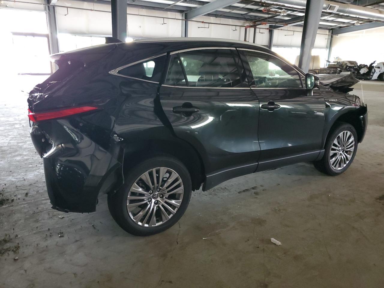 TOYOTA VENZA LE 2021